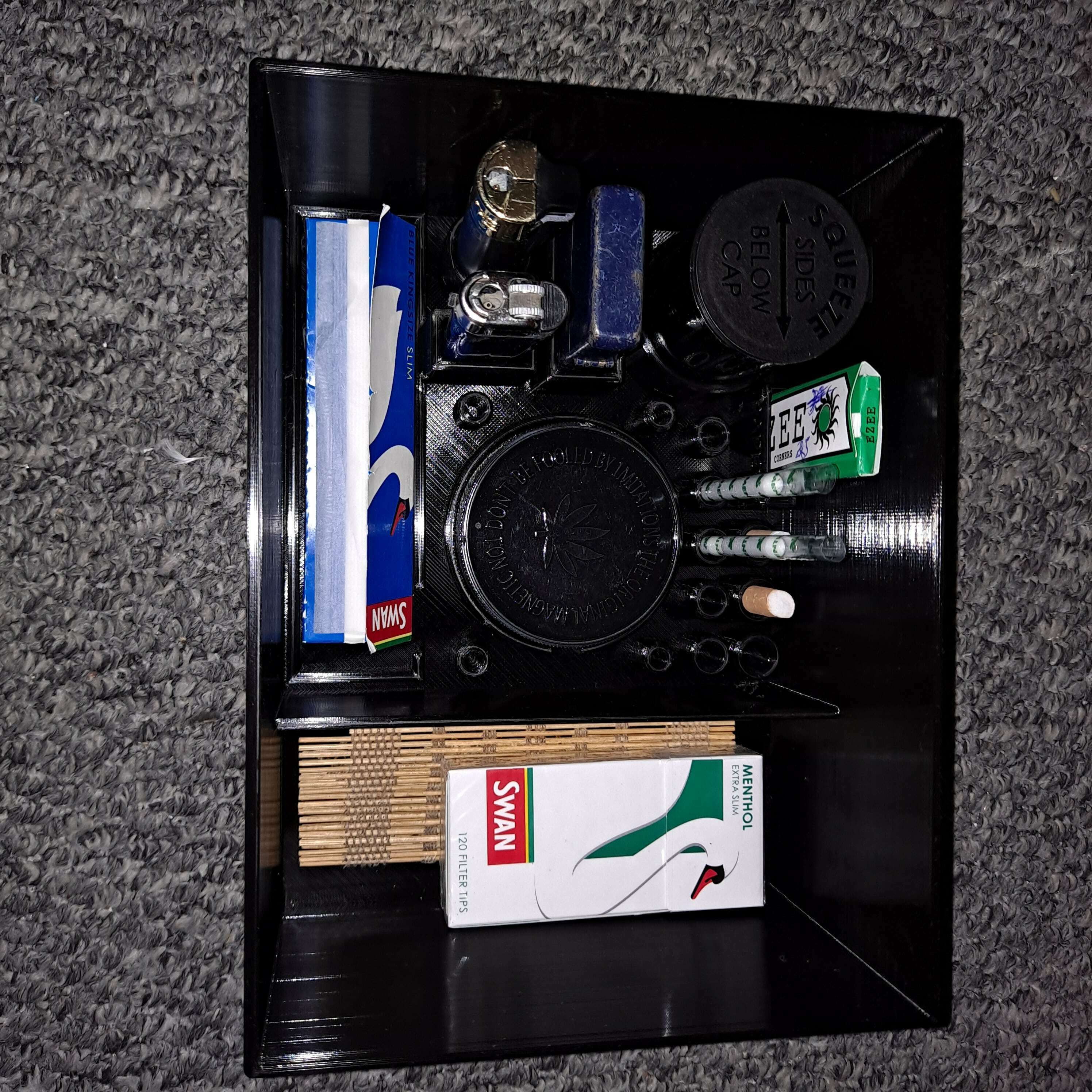 STL file THC DESIGN CANNABIS ROLLING BOX & TRAY WITH COMPARTMENTS FOR